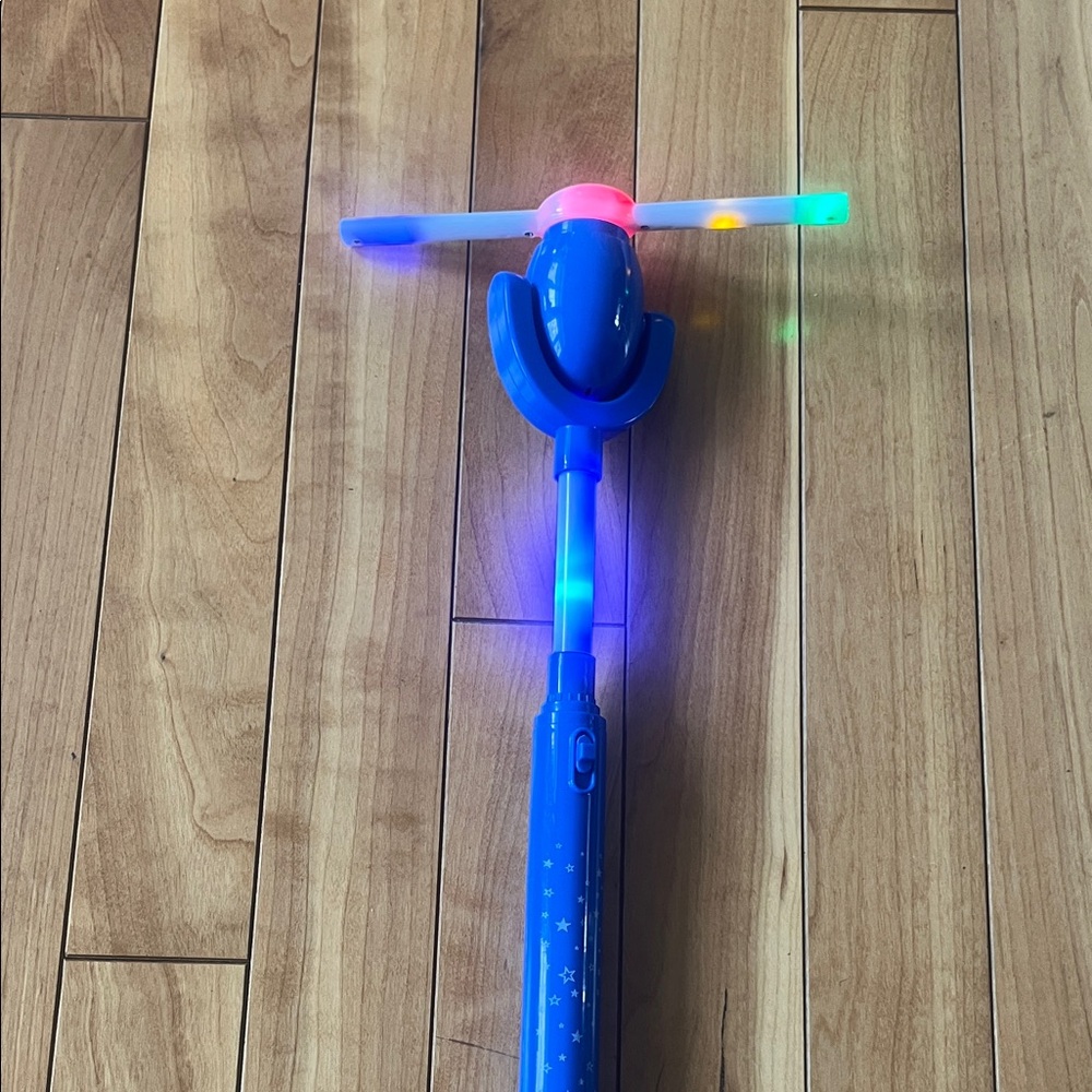 Glow up rotating toy